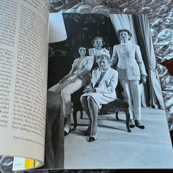 Vintage Chanel Magazine Number 1
167 pages of sophisticated fashion coverage - Picture 6 of 12